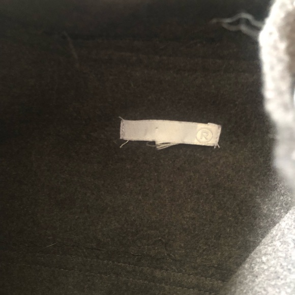 Cloth coat double breasted with unfinished trim design - Picture 3 of 4